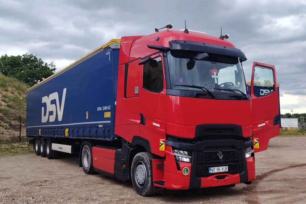 Unul dintre camioanele Renault ce au intrat de curand in flota de transport a companiei Ilcomserv